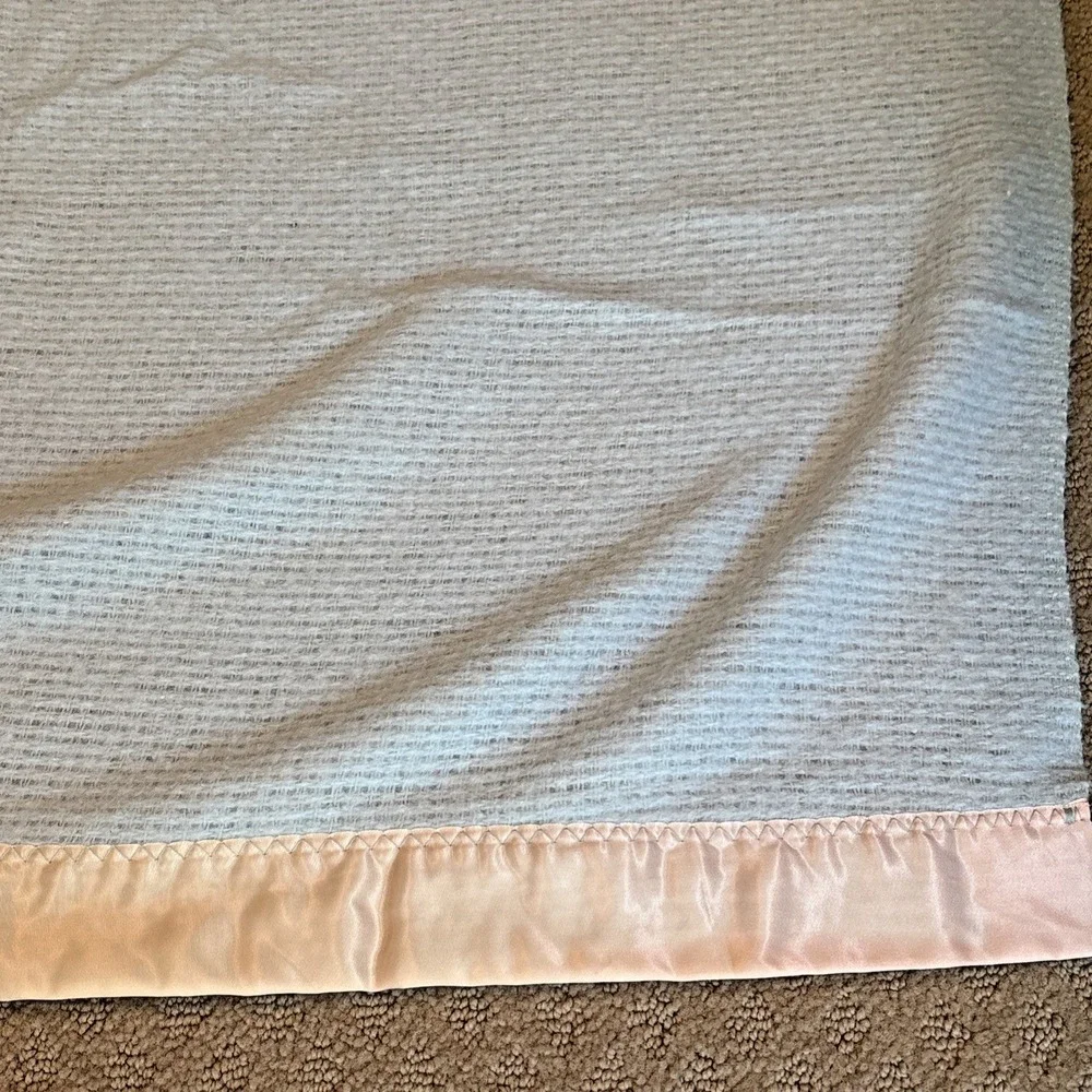 Vintage Blue Waffle Weave Pink Satin Trim Acrylic Blanket 90x70 70s Retro  Cute